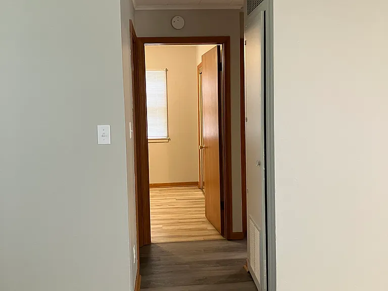508 E Buckner St — Photo 11