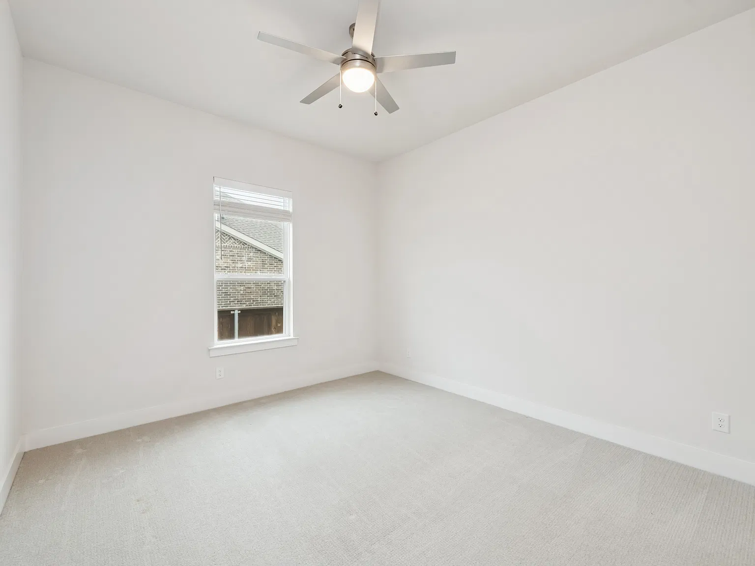 4 bed, 3428 sqft, $3,600 — Photo 4