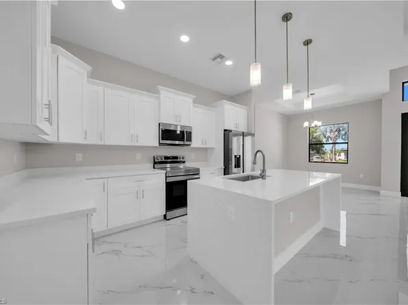 2615 45th ST SW, LEHIGH ACRES, FL 33976