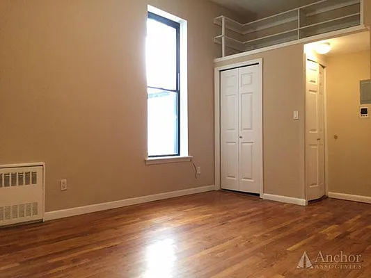 Rented by Anchor Associates | media 21