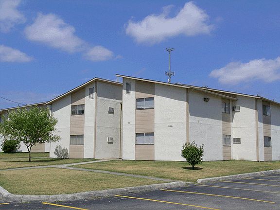 2nd image of 1010 N Frio St