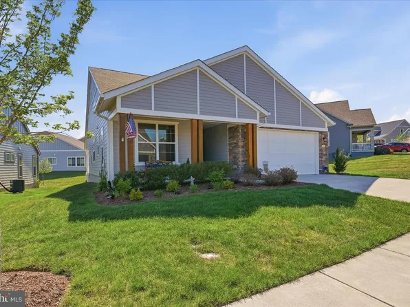 136 Mallard Dr, Lake Frederick, VA 22630