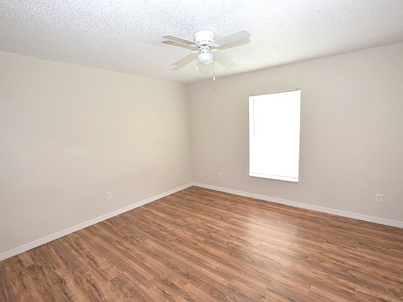 5th image of 3133 Riverhead Dr
