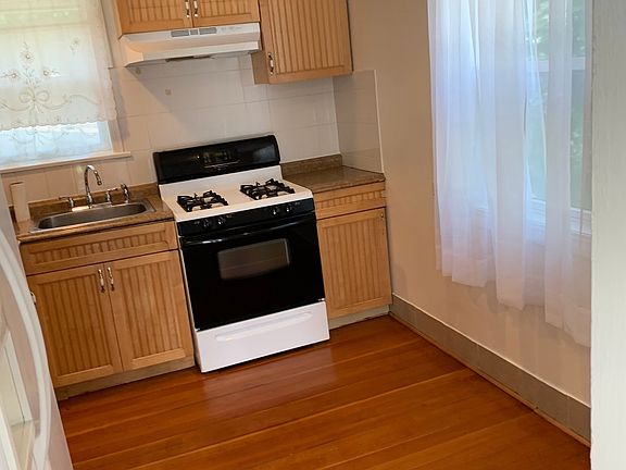 4th image of 2604 Fair Oak Ln Unit 2