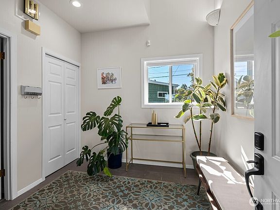 5th image of 5653 34th Avenue SW