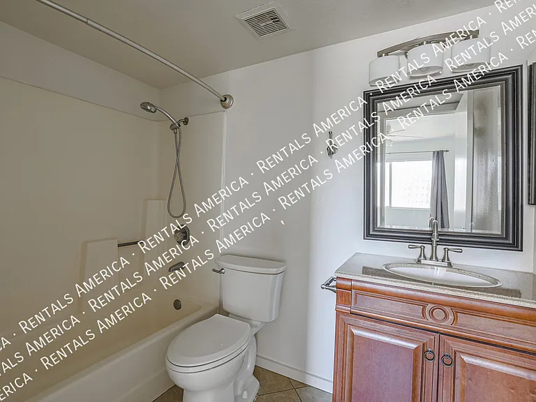 1014 E Spence Ave #108 — Photo 17