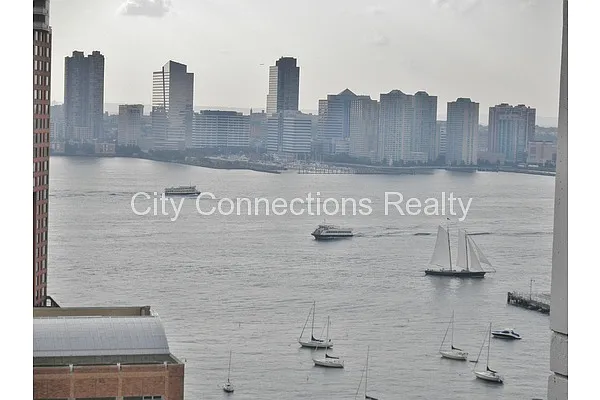 Rented by City Connections Realty | media 8