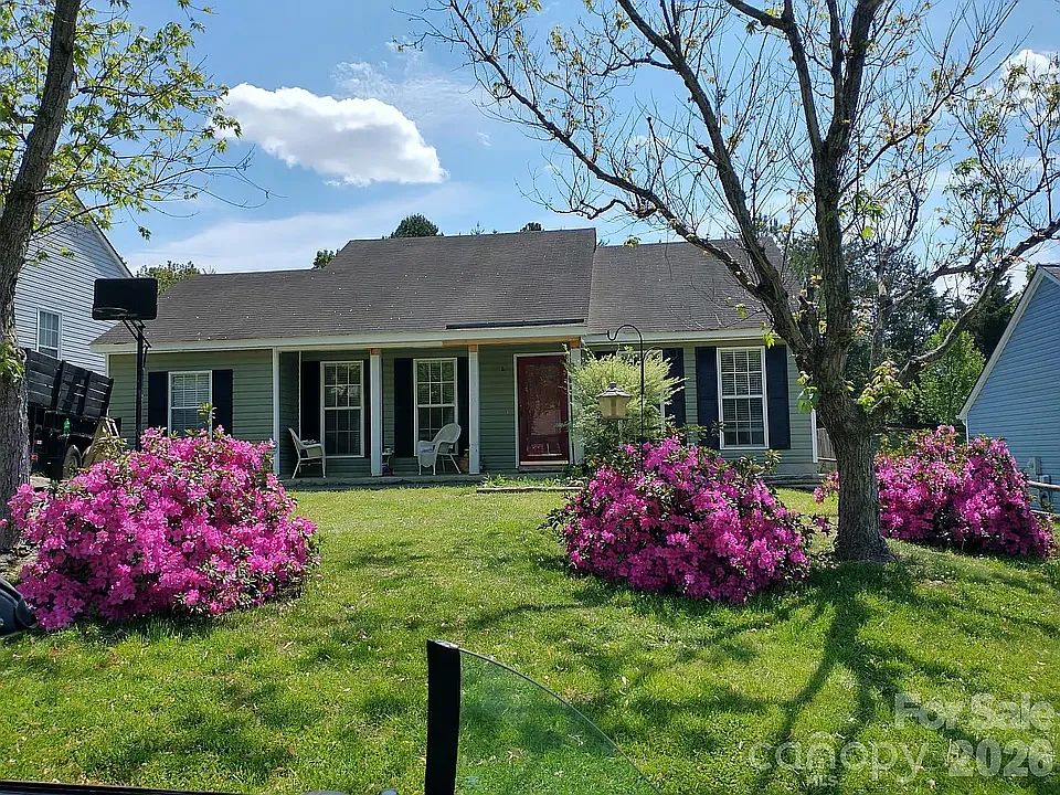 3 bed, 1170 sqft, $1,895 — Photo 1