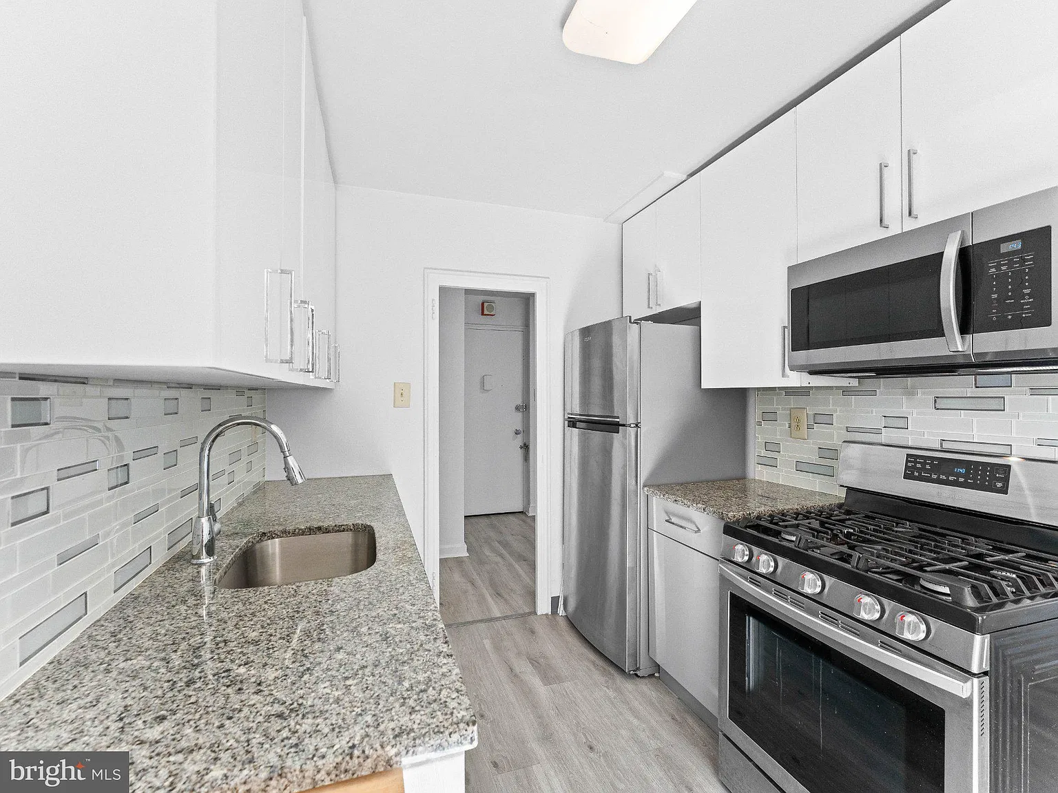 1 bed, 1.0 bath, 783 sqft, $1,700 — Photo 3