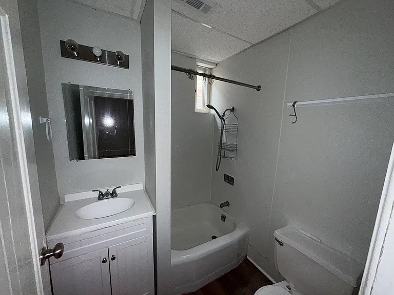726-728 E High St #B — Photo 4