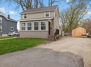 135 Elm St, Pewaukee, WI 53072