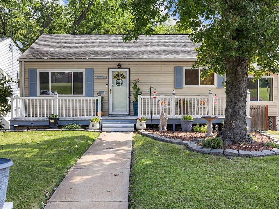 1st image of 2748 McCausland Ave