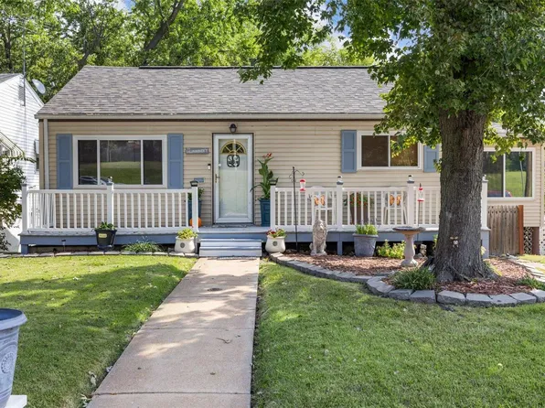 2748 McCausland Ave, Saint Louis, MO 63143