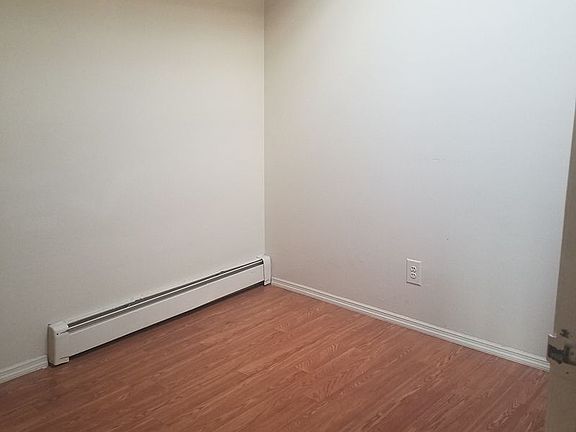 5th image of 1323 Putnam Ave #2