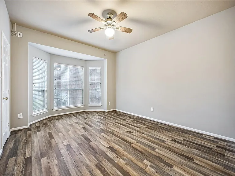 4443 Castle Court Pl — Photo 17