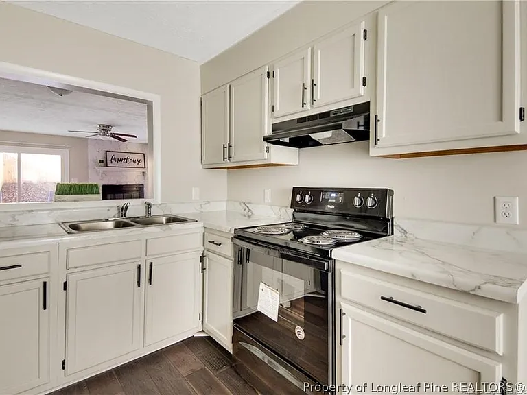 5940 Laguna Dr — Photo 9