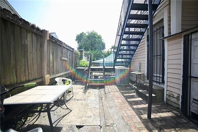 3935 Coliseum St — Photo 17