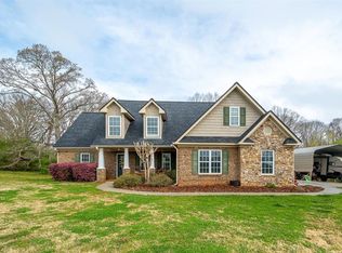 998 Lord Rd, Commerce, GA 30530