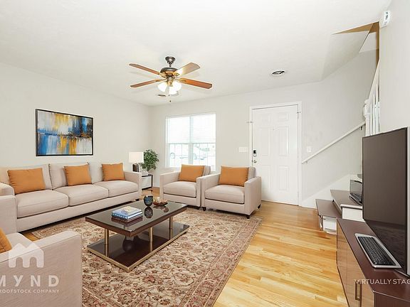 3rd image of 2047 Gardendale Dr