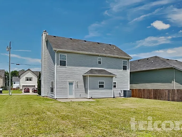 1107 Selous Dr — Photo 19