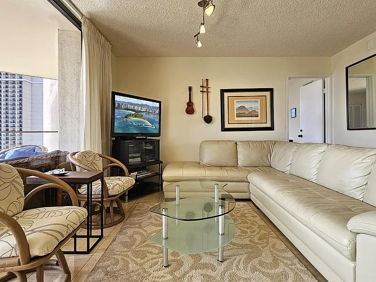1910 Ala Moana Blvd #17B — Photo 5