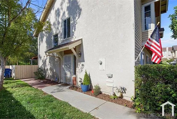 2095 Manzana Way — Photo 14