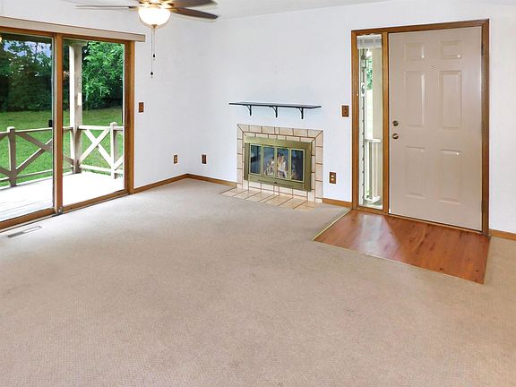 5th image of 6106 Garrett Ln
