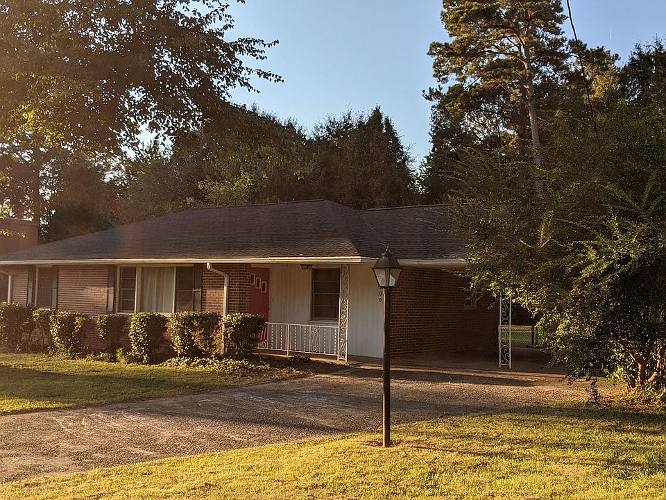 1st image of 300 Robin Ln SE