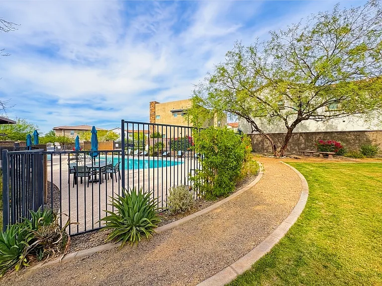 2345 W Gloria Ln — Photo 42