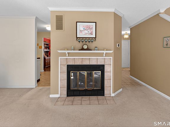 4th image of 23 Chatsworth Road #23