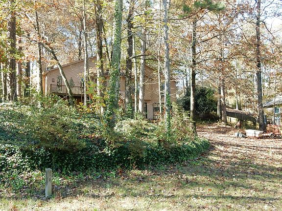 3rd image of 441 Julie Anne Way