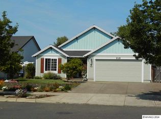 515 Maple St, Mount Angel, OR 97362
