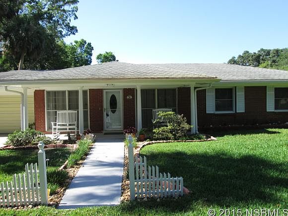 1st image of 390 Palm Dr