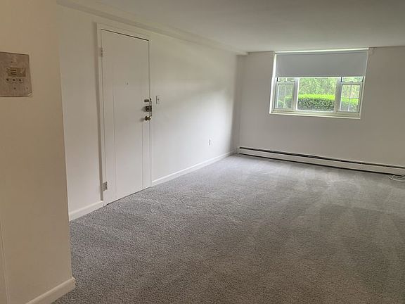 5th image of 26 Heath Rd #1