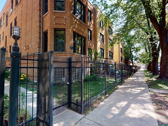 2nd image of 1236 W Carmen Ave APT 2S