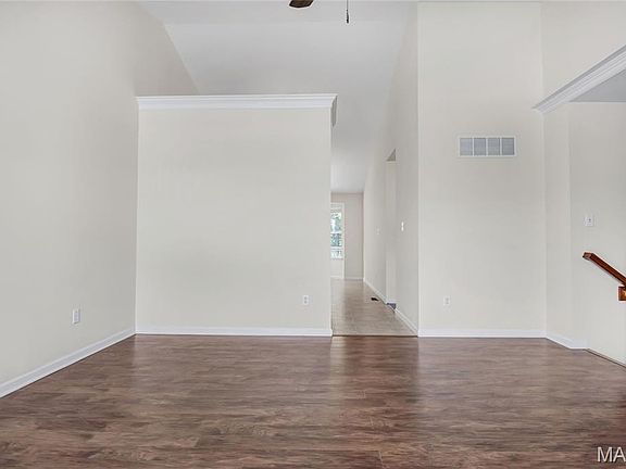 4th image of 1721 Prestshire Dr