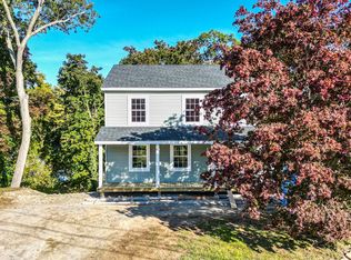 2 Bluff Rd W, Gales Ferry, CT 06335