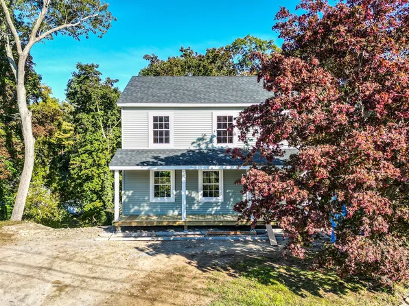 2 Bluff Road West, Ledyard, CT 06335