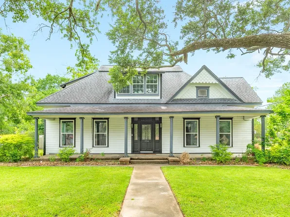 336 N Rock Island St, Angleton, TX 77515