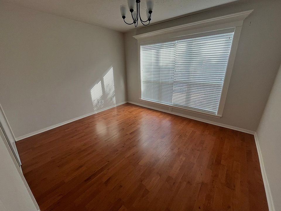1st image of 524 Josephine St