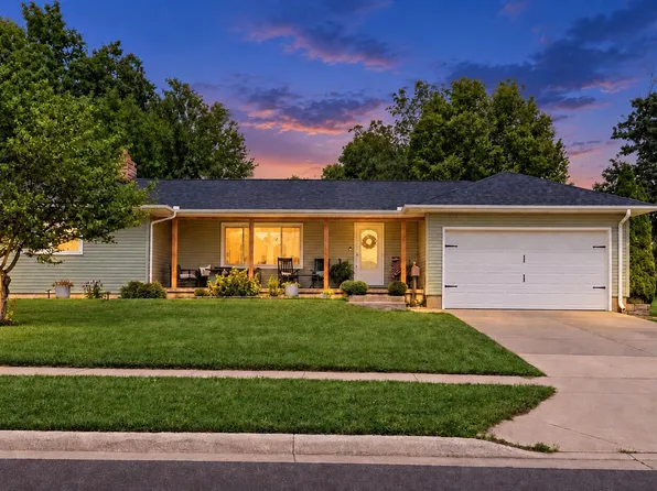 6 E Silver St, Wapakoneta, OH 45895