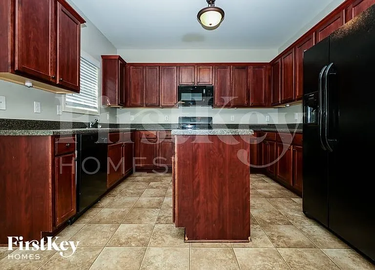 2501 Freemont St — Photo 4
