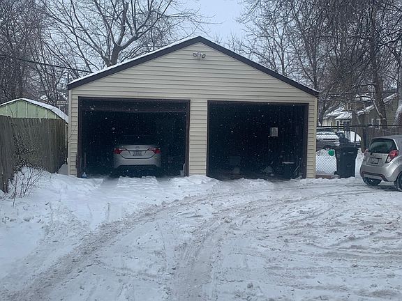 2nd image of 865 Snelling Ave N #2