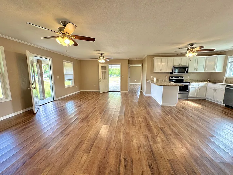 1190 Carnes Rd — Photo 32