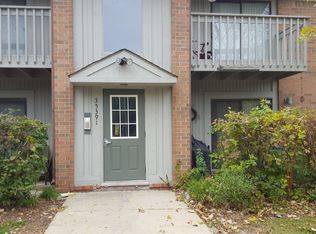 35391 Hickory Woods Ln APT 2, Clinton Township, MI 48035
