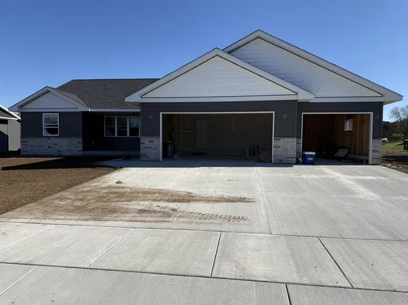1443 Iris St, Holmen, WI 54636