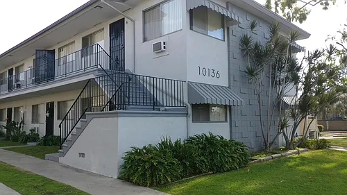10136 Scott Ave Photo 1
