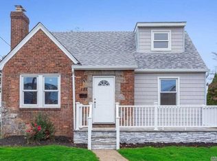 151 E Dover St, Valley Stream, NY 11580