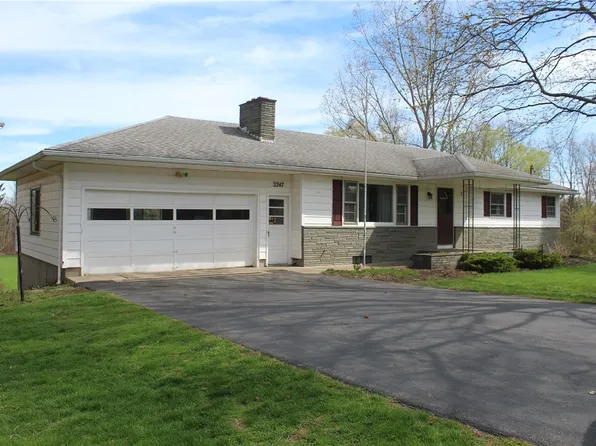 2247 Ridge Rd, Ontario, NY 14519