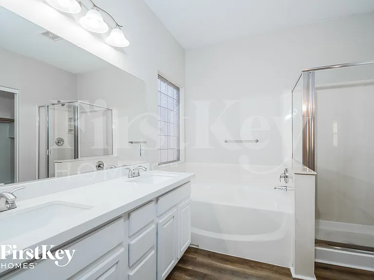 3606 N 129th Ave — Photo 11